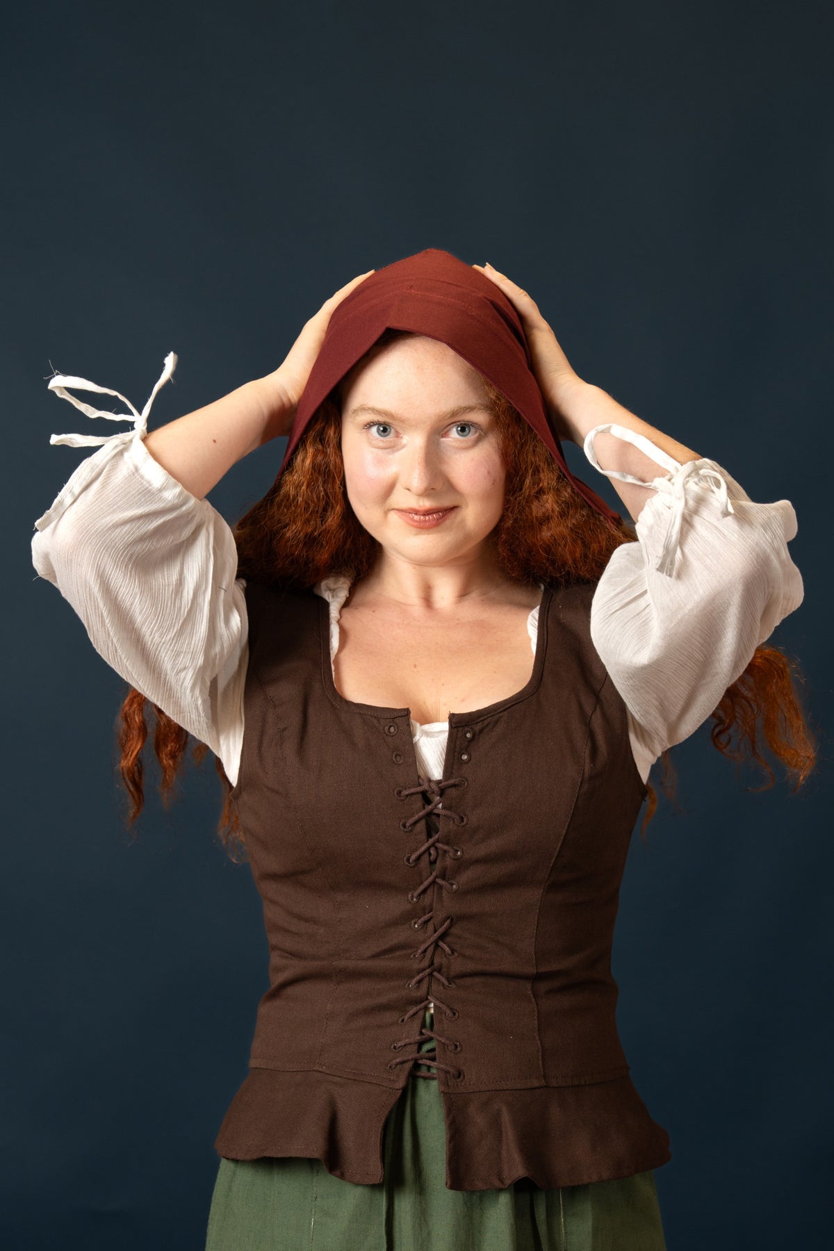 Renaissance kapje Helga, bordeauxrood