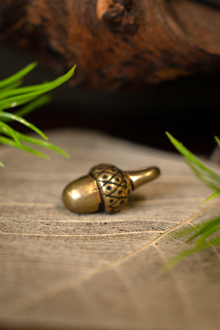 15de eeuwse eikelvormige knopen, set van vijf stuks, brons