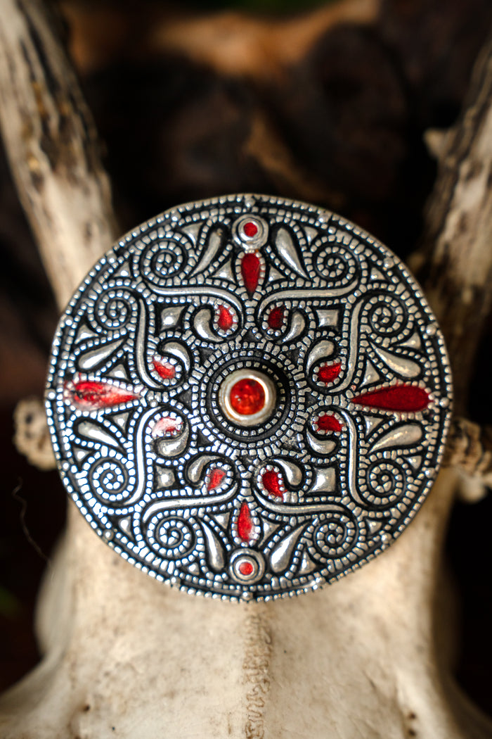 Broche celta Auvers Sur Oise, prateada