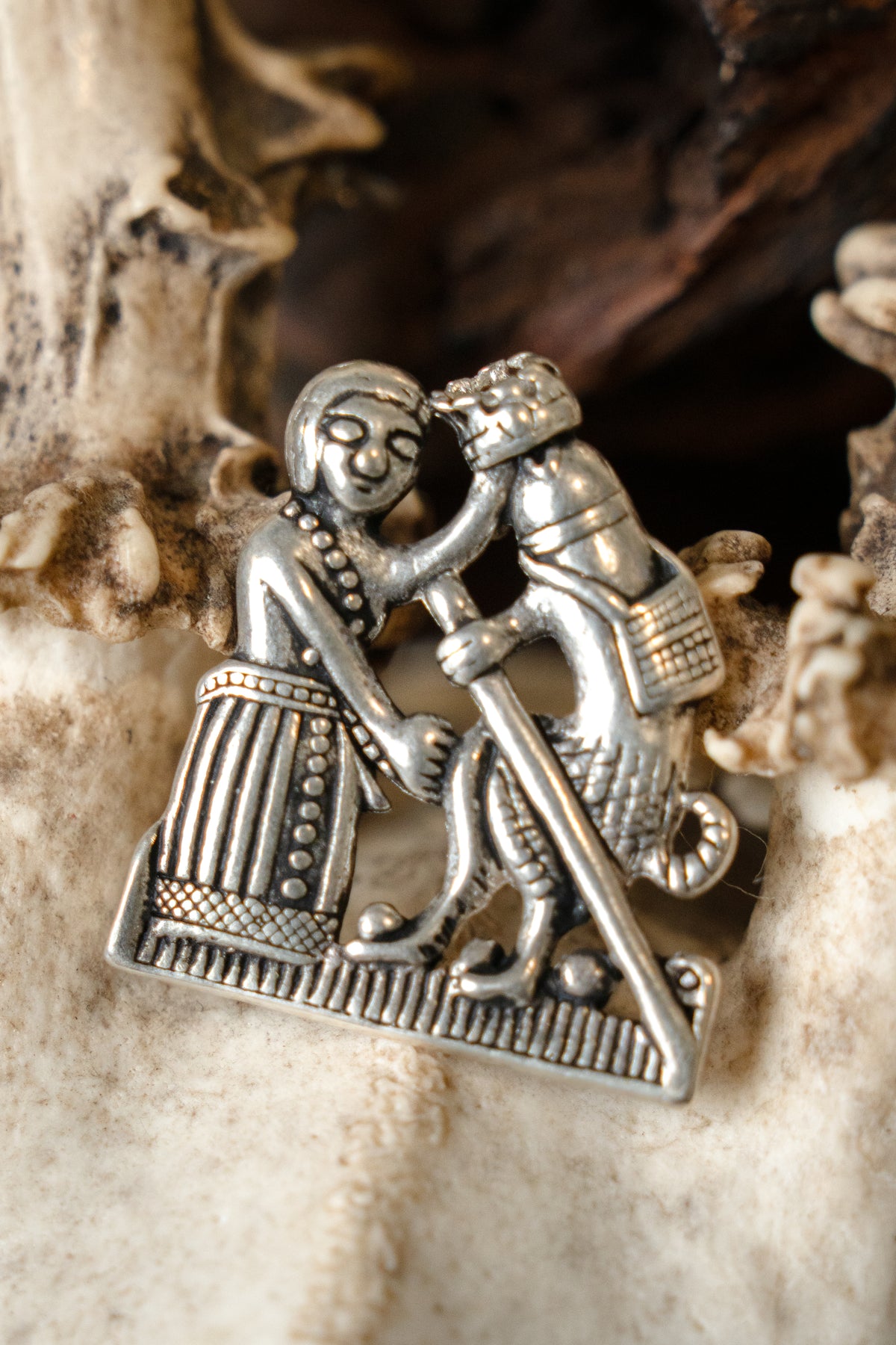 Pilgrimsbadge fallos-kroning, forsølvet bronze