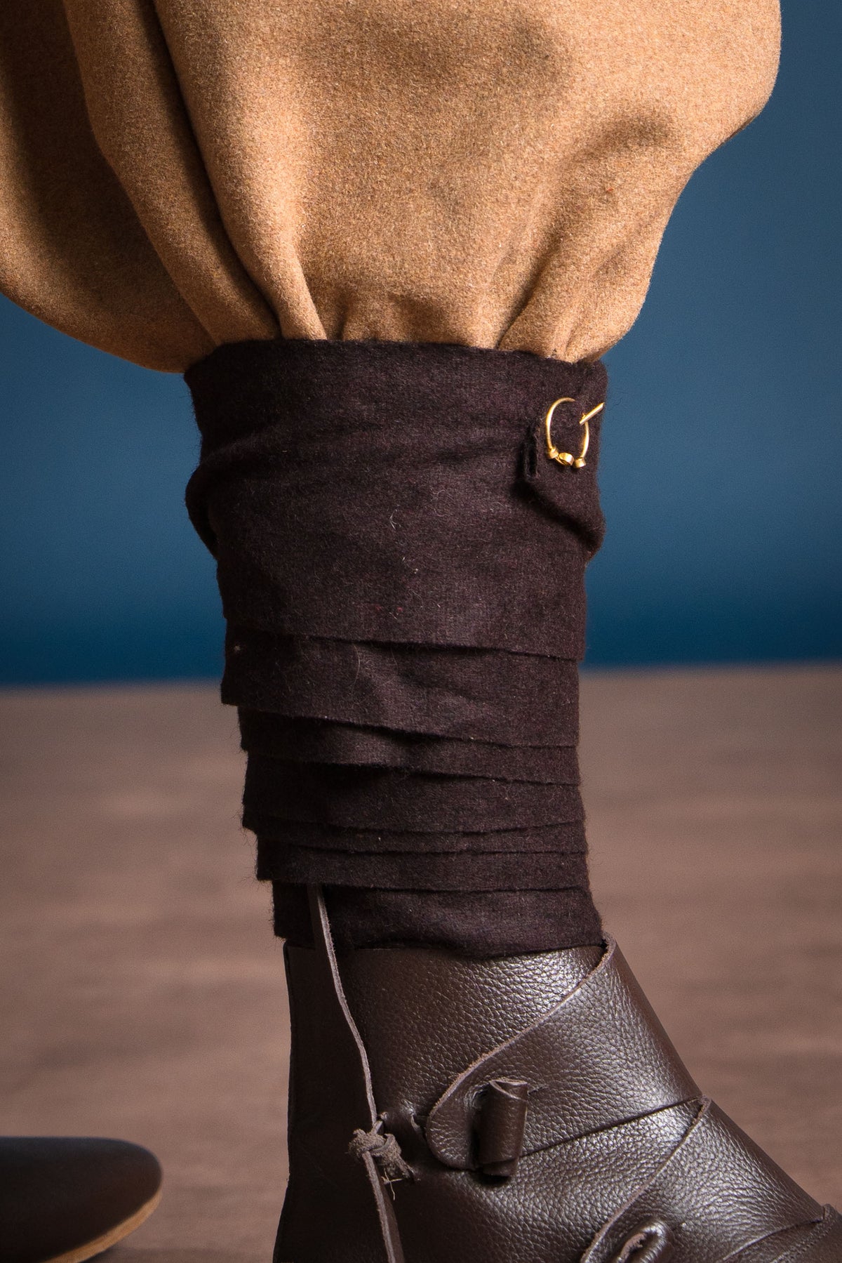 Beinwickel Aki, braun, Wollmischung