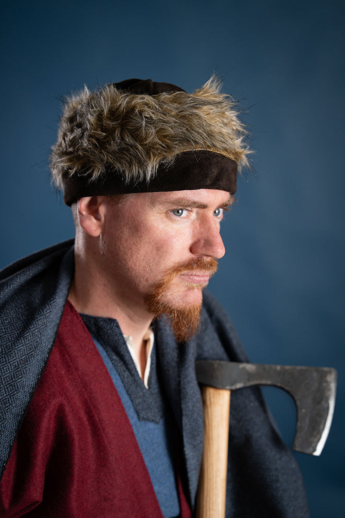 Wikińska czapka Ragi, skórzana, brązowa