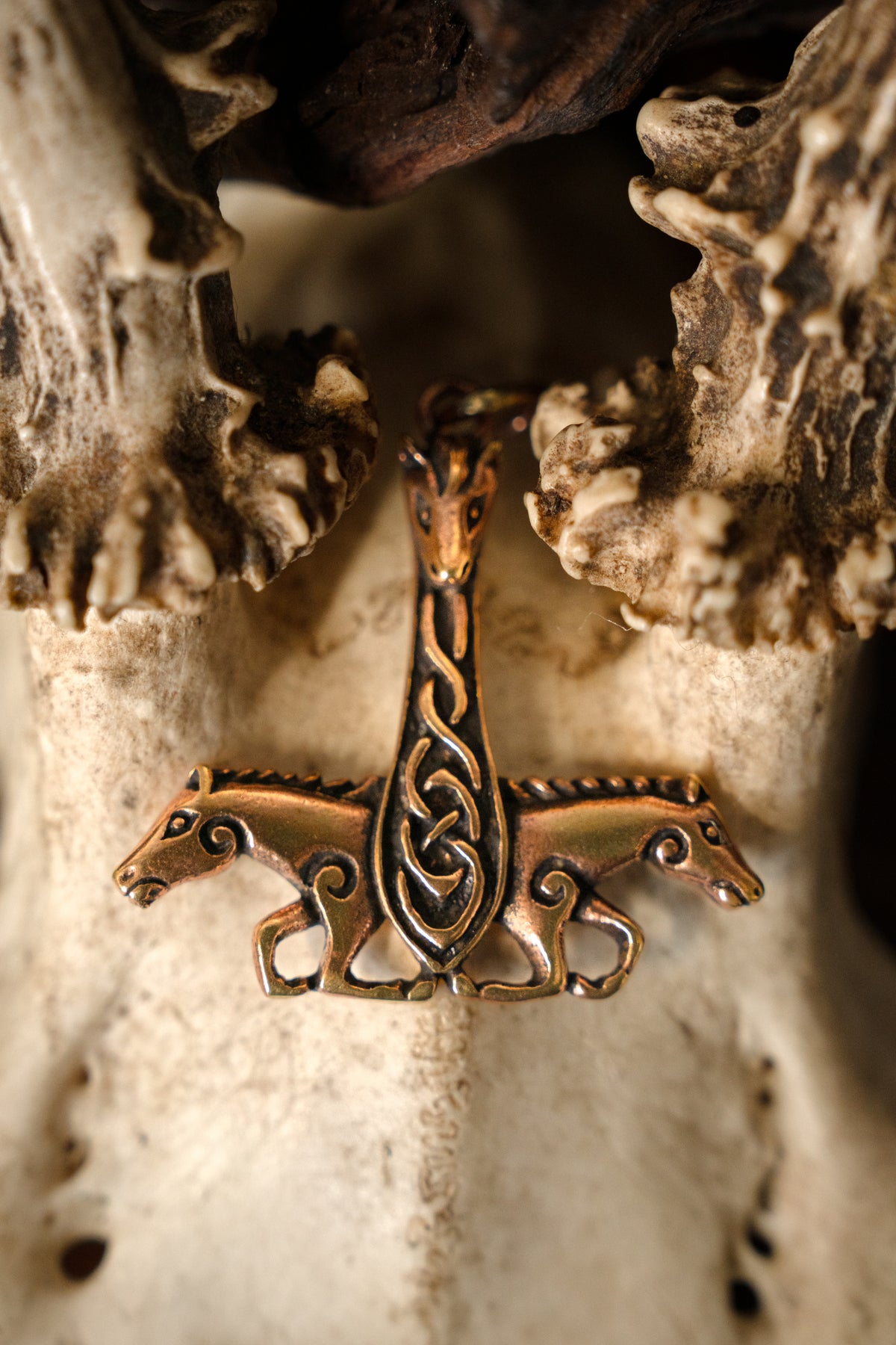 Ciondolo Martello di Thor con cavalli, bronzo