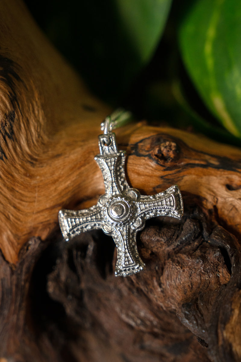 Croce di Cuthbert di Lindisfarne, stagno