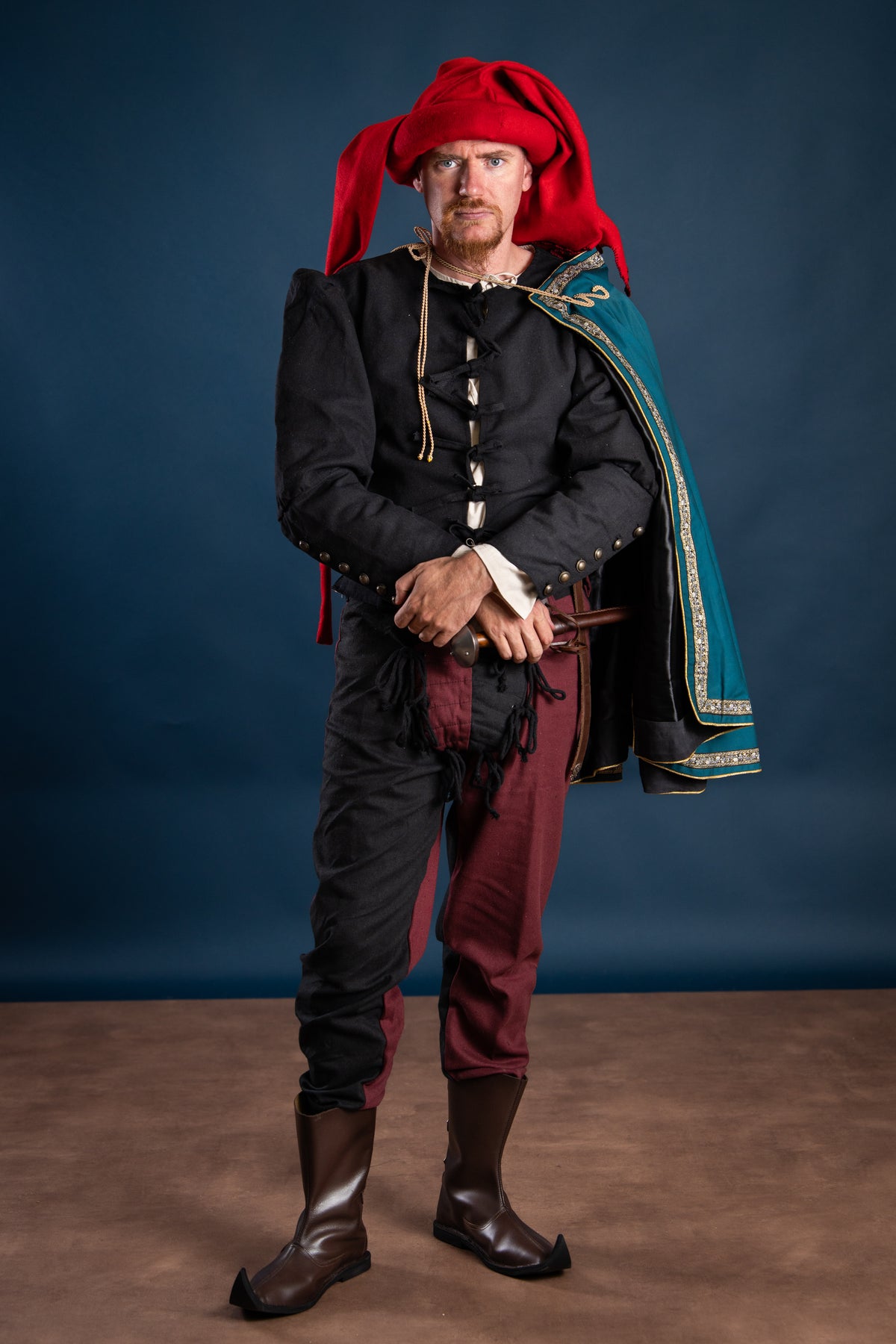 Poulaines, middeleeuws, bruin