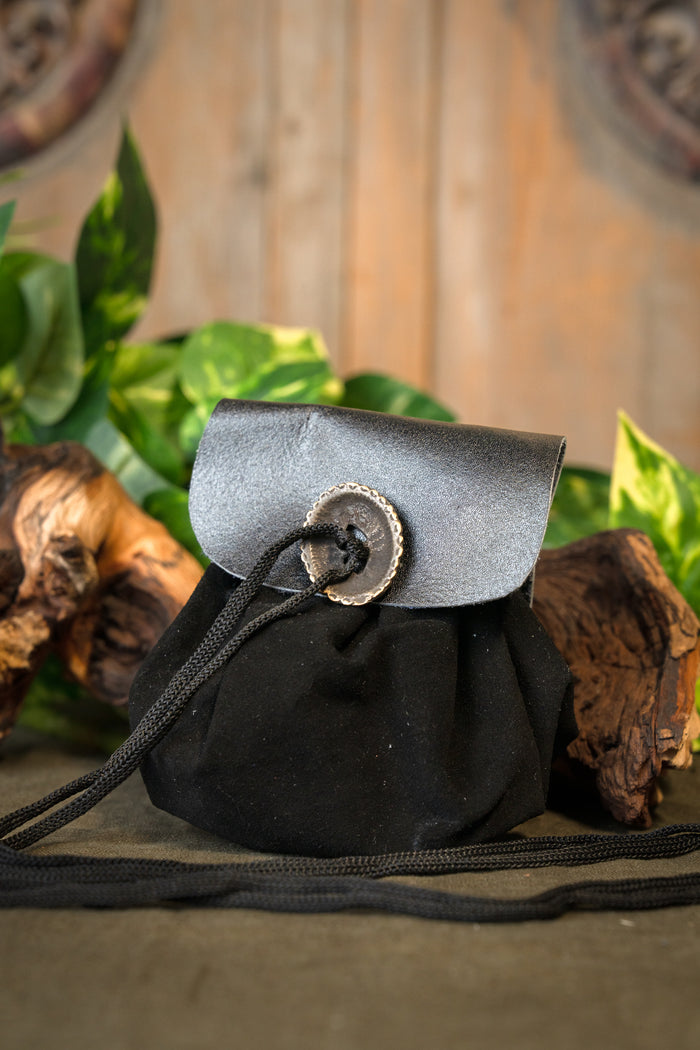 Medeltida penningpung, svart