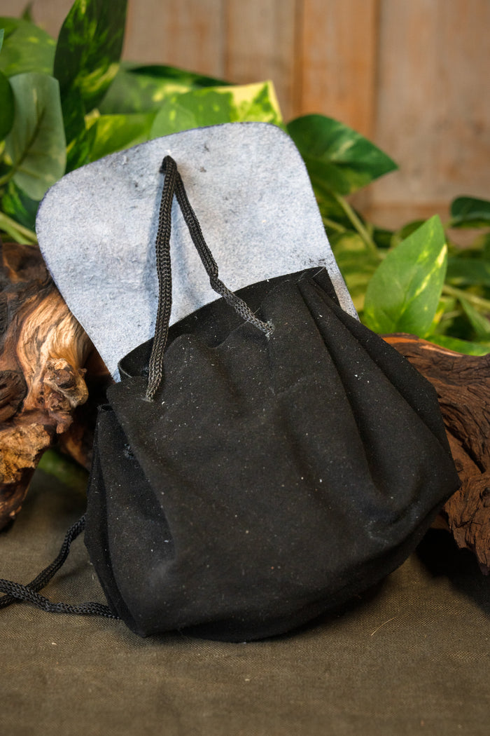 Medeltida penningpung, svart