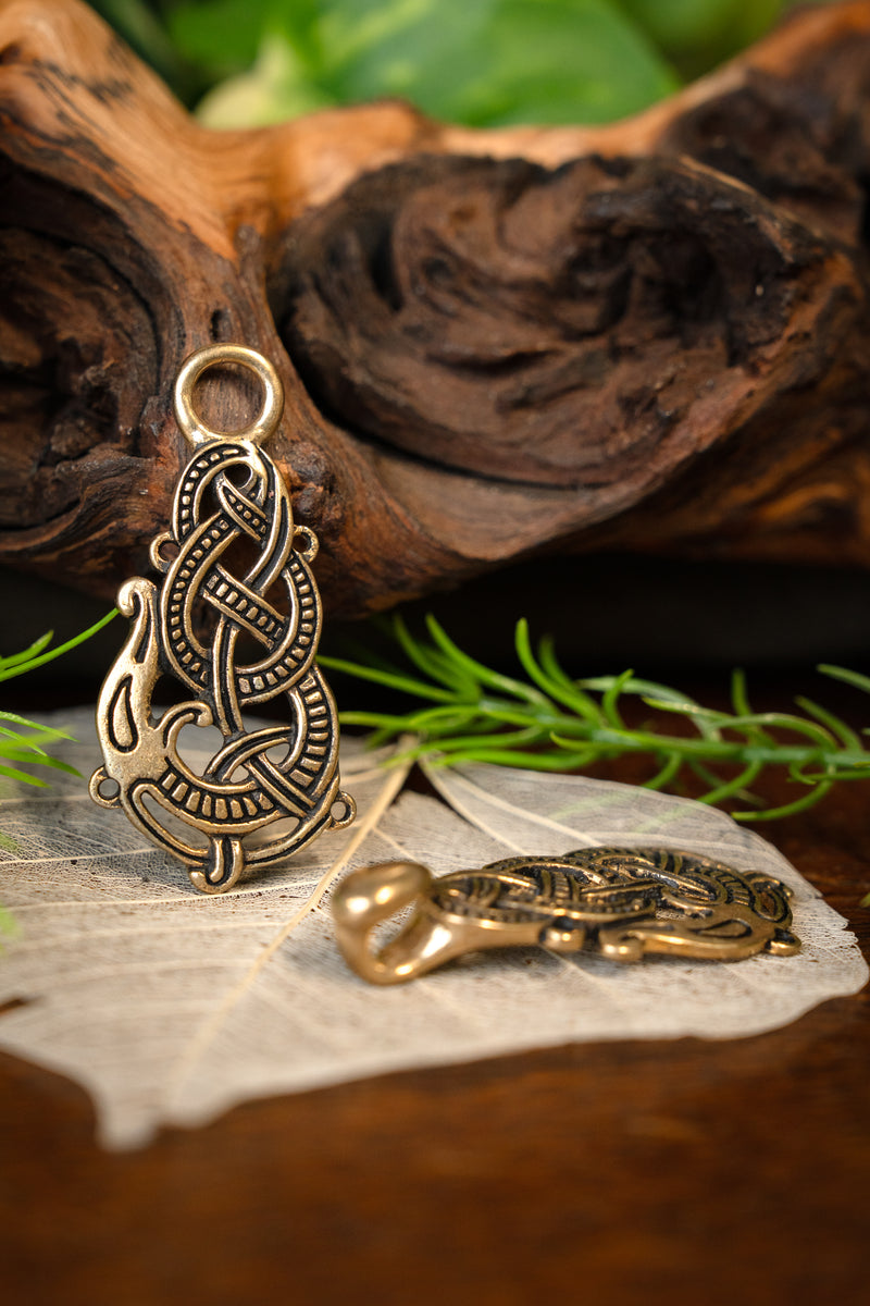 Mantelsluiting met Midgardslang, brons