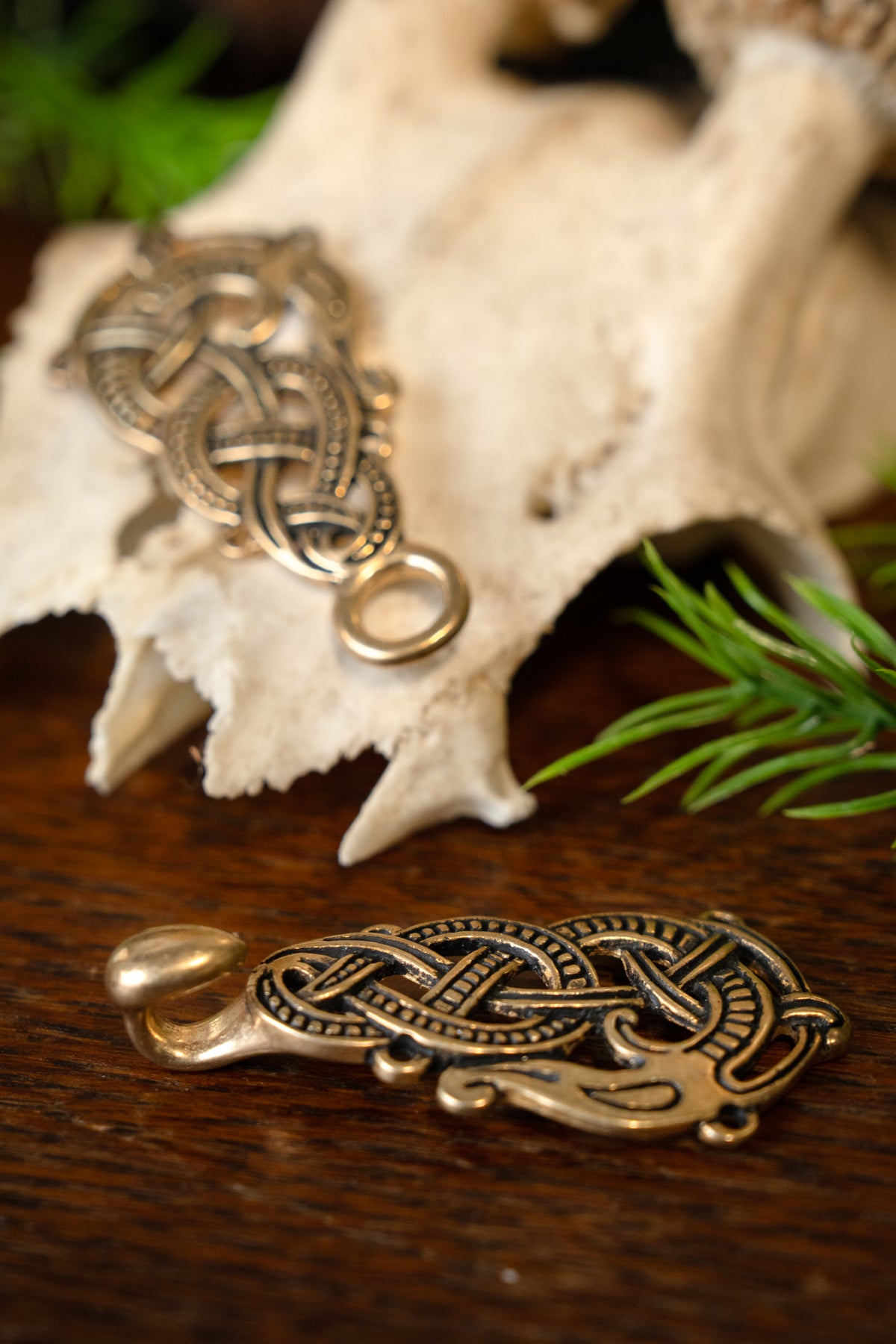 Kappelukning med Midgårdsormen, bronze