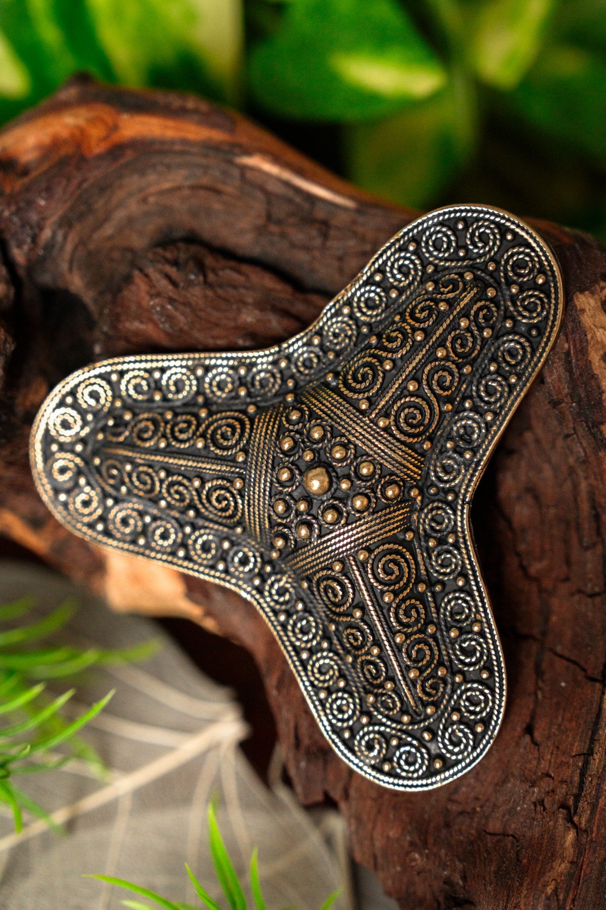 Trefoil fibula Stora Ryk, bronze