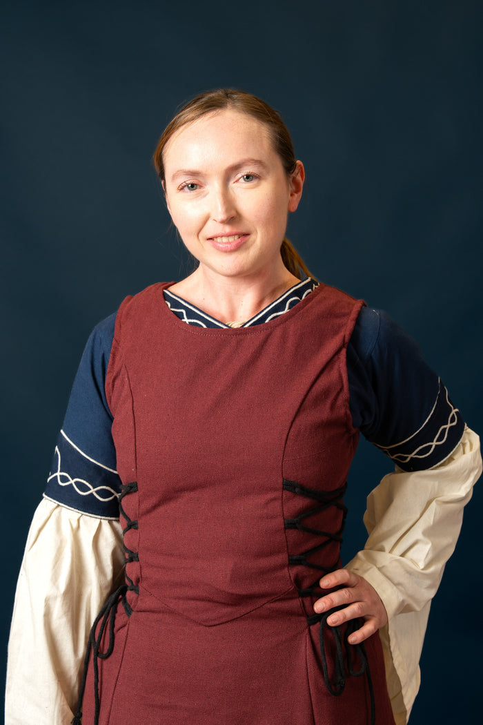 Viduramžių surcot Uma, raudona