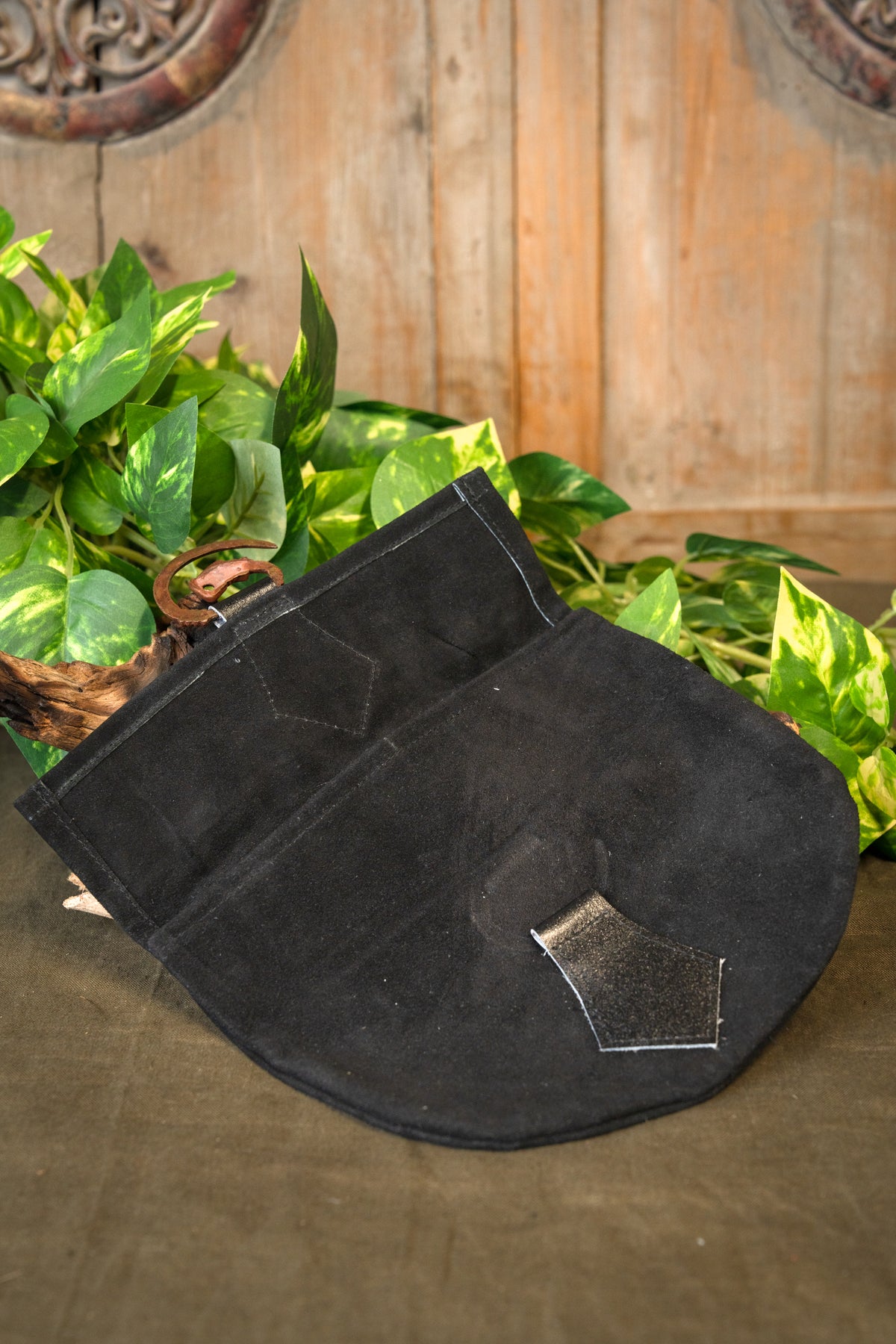 Bältesväska med drake, svart