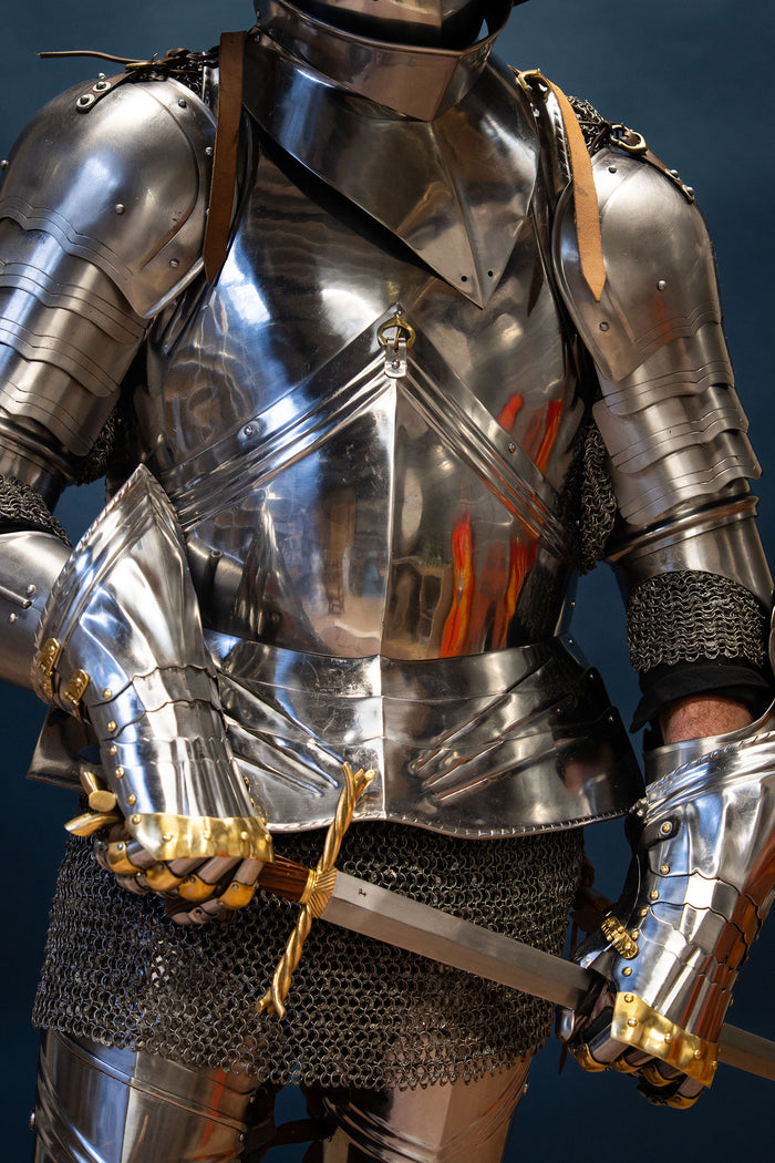 Luksuriøse gotiske panserhandsker, 1450–1500, messing, 1,2 mm