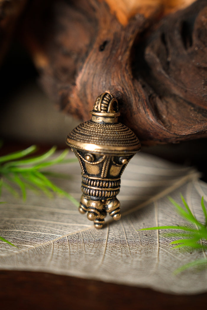 Germański wisiorek–berlok, brąz