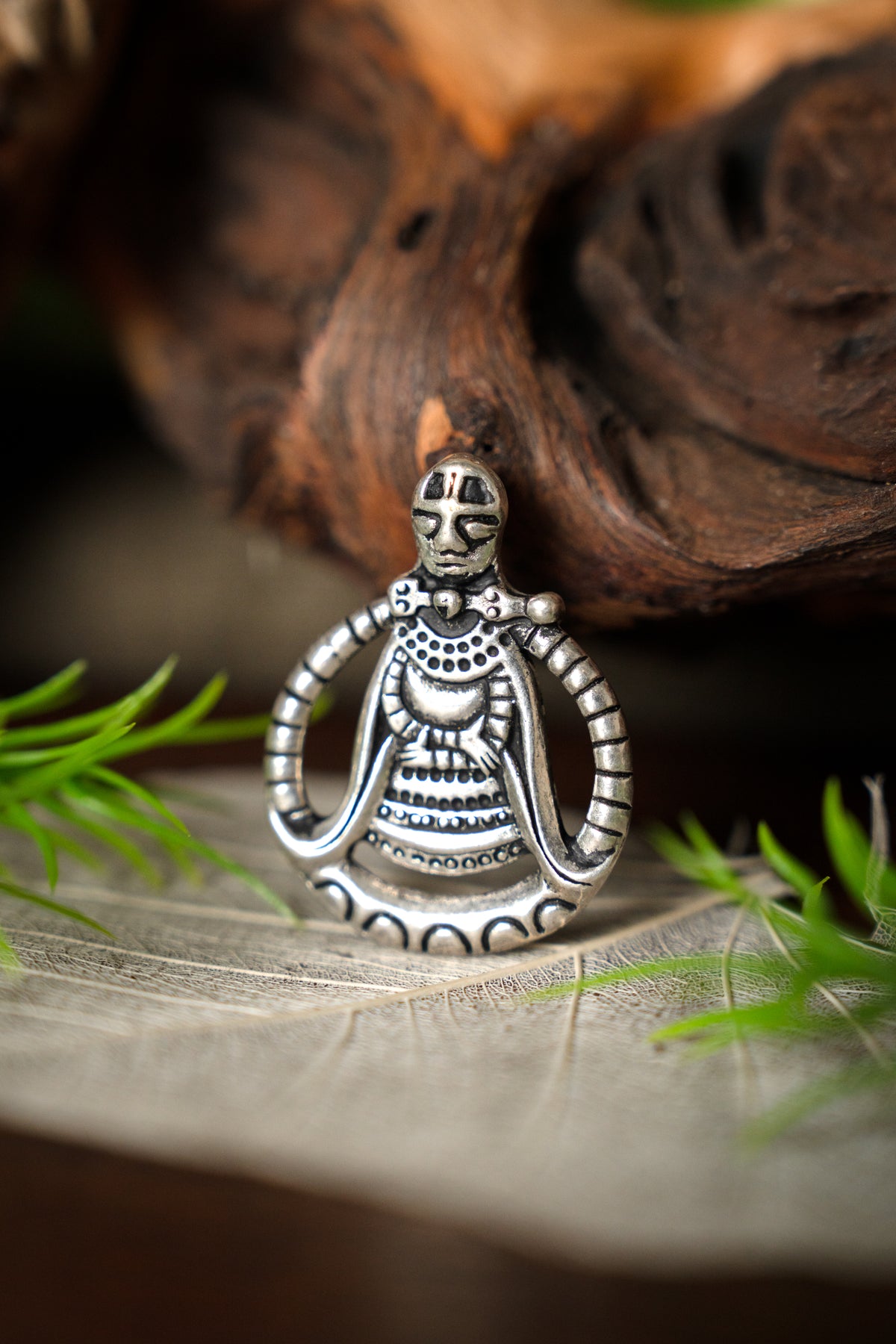 Viking Völva amuletas Aska, sidabruotas bronzas