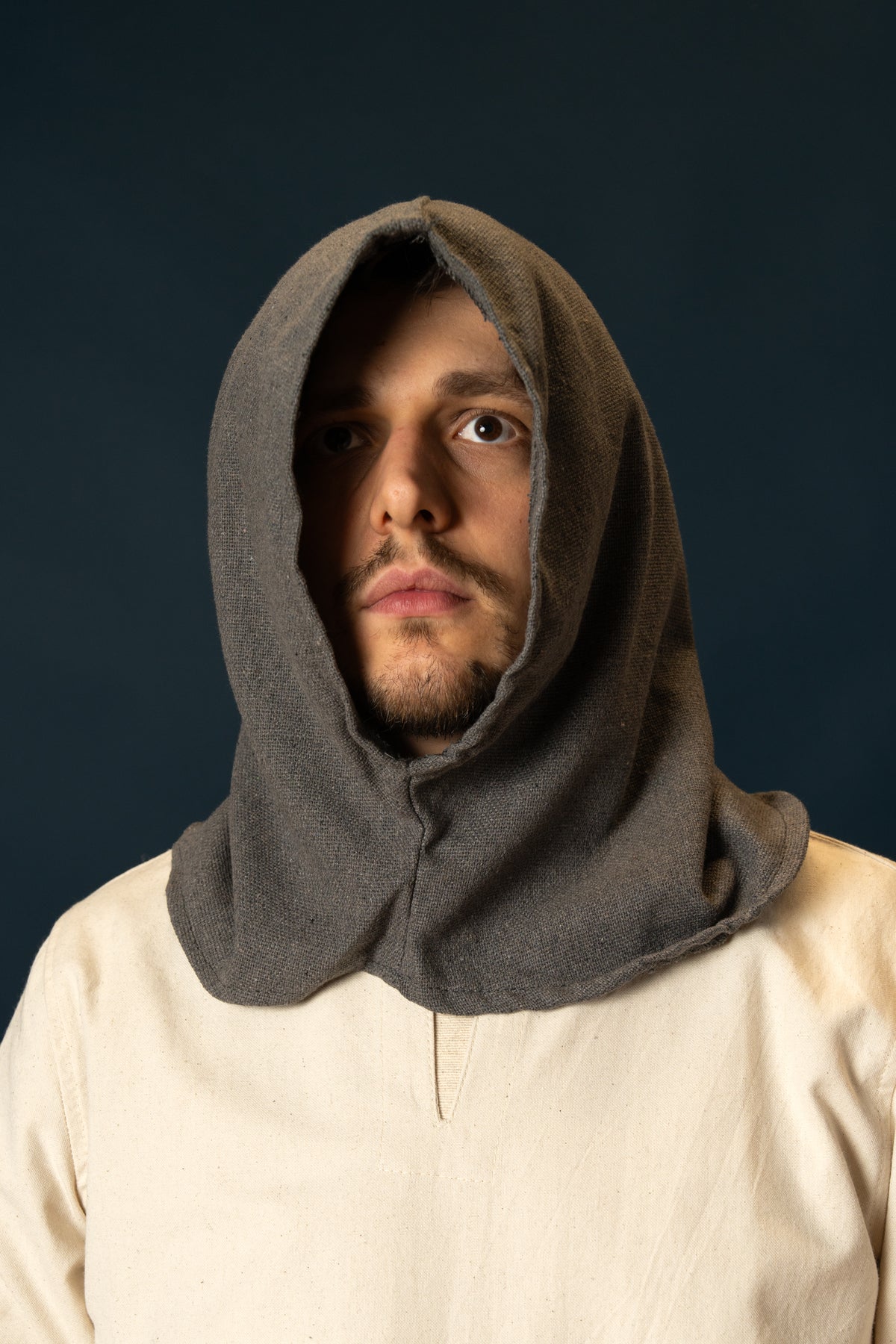 Srednjeveški chaperon, siva