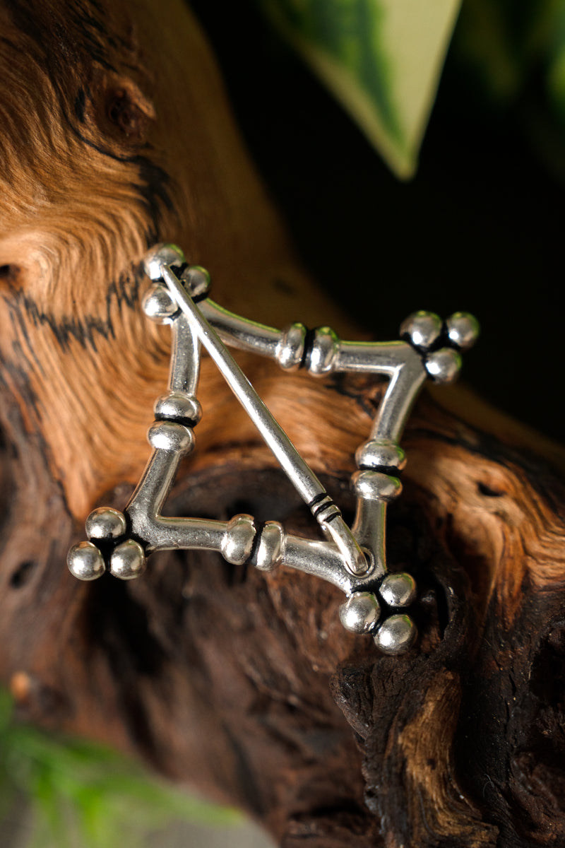 Średniowieczna brosza Bamberg, posrebrzany brąz