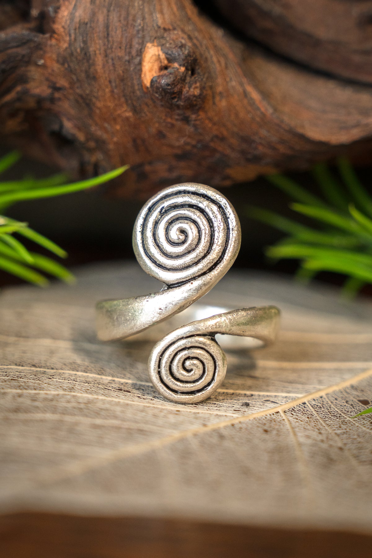 Bague celtique avec spirales, bronze argenté