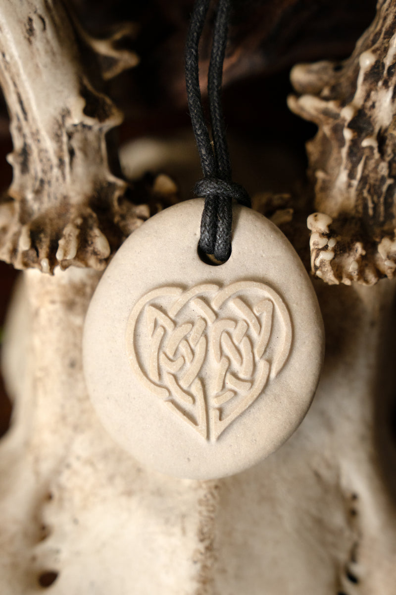 Pendant Celtic heart, stone