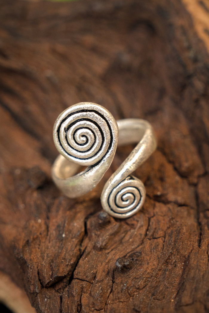 Bague celtique avec spirales, bronze argenté