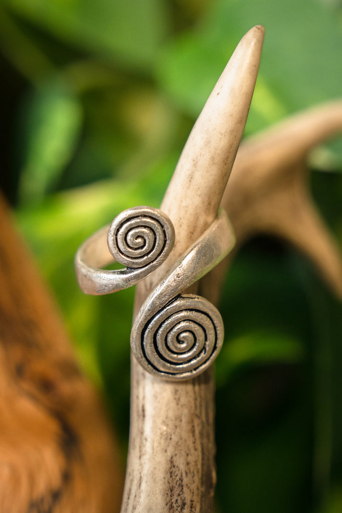 Bague celtique avec spirales, bronze argenté