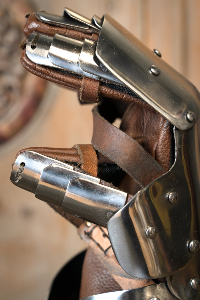 Mediolańskie rękawice pancerne, XV wiek, 1,6 mm