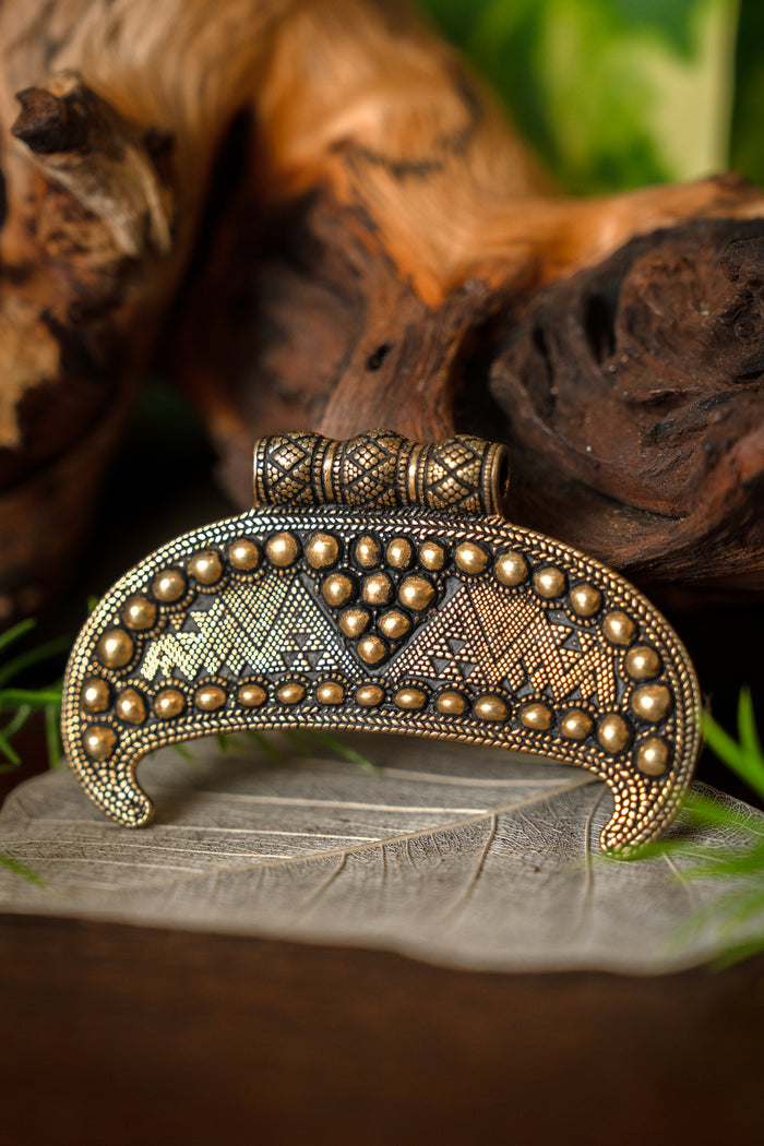 Amulette lunule de Gnezdovo, en bronze