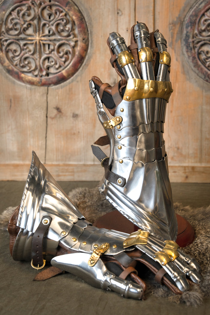 Luxury Gothic gauntlets, 1450–1500, brass, 1.2 mm