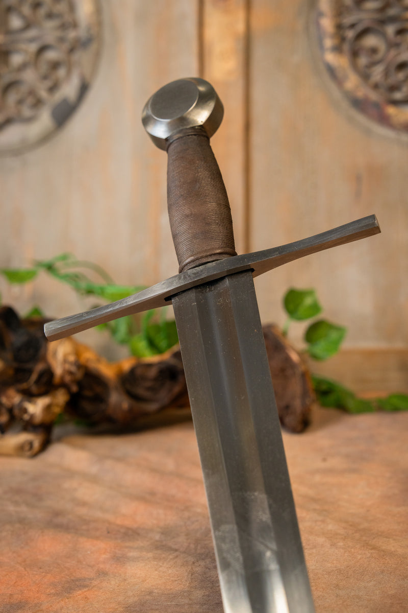 Crusader sword Oakeshott XIII, semi-sharp
