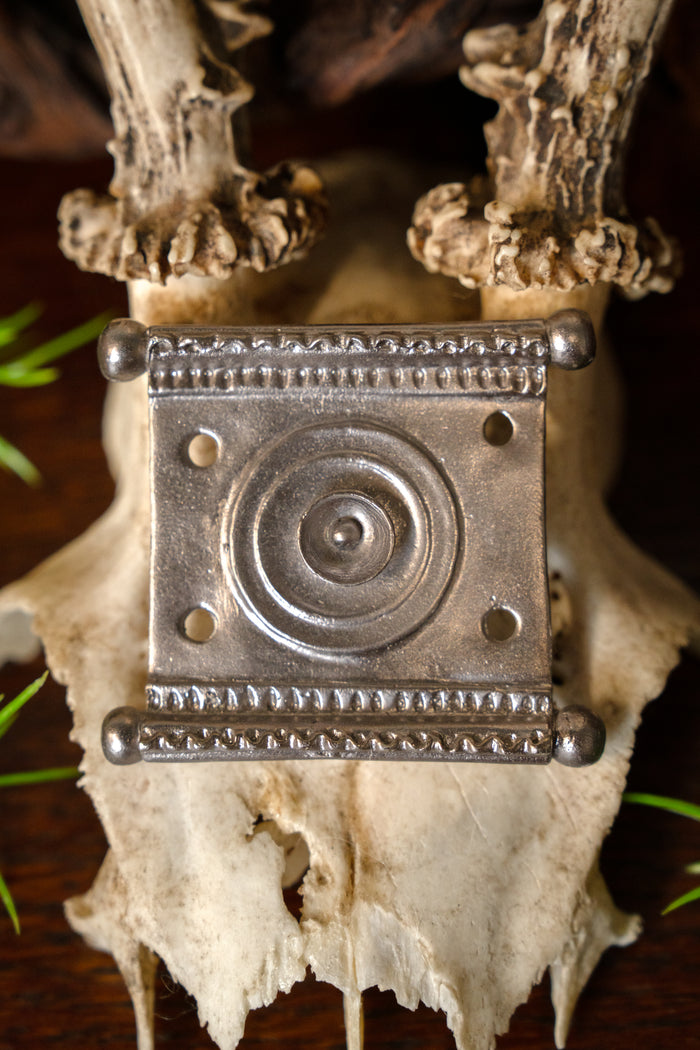 Garniture de ceinture romaine de Tekija, en laiton étamé