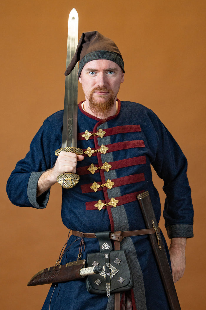 Viking zwaard Gnezdovo, Petersen E2, semi-scherp