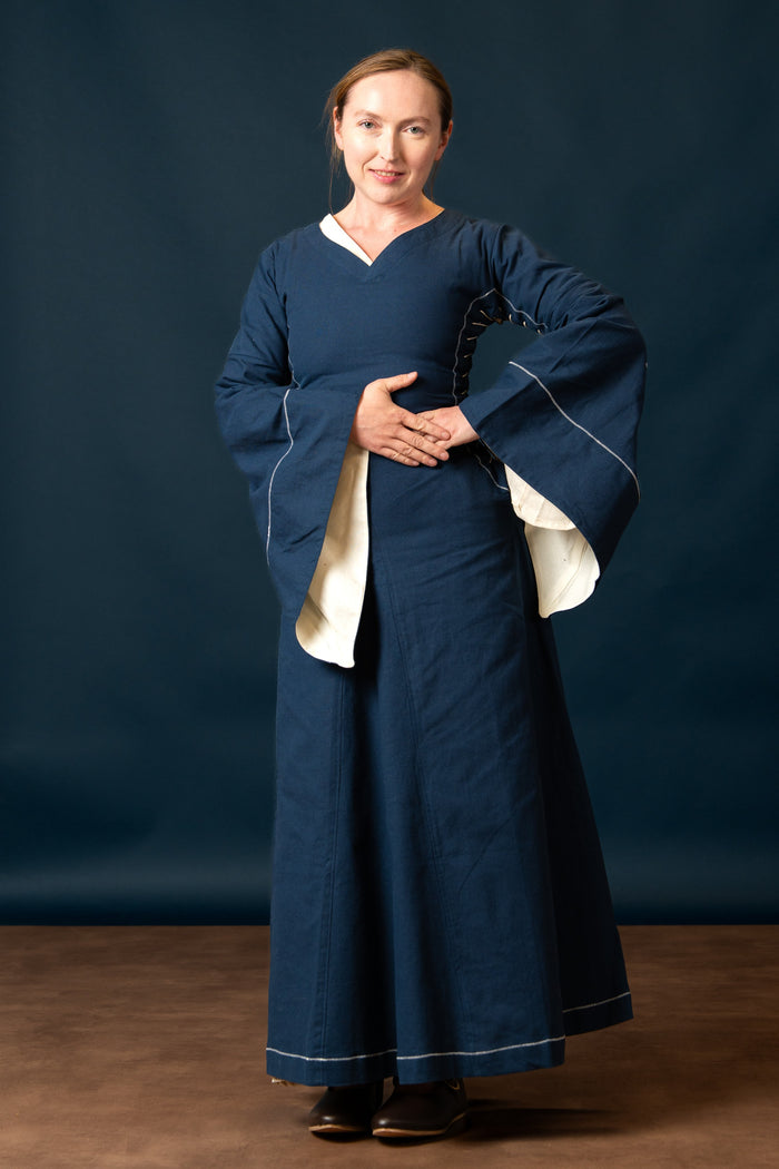 Bliaut medieval Amal, azul e branco