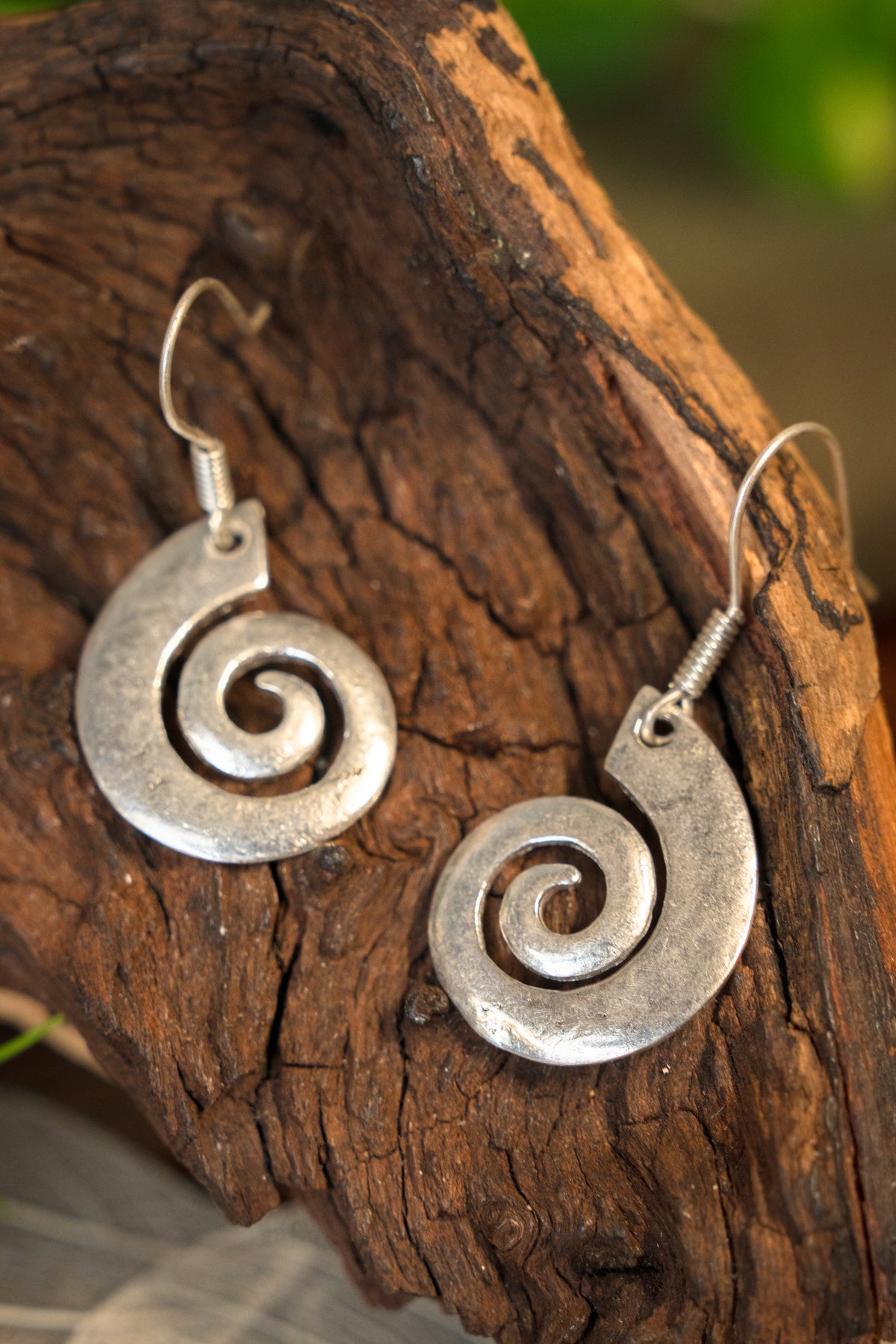 Boucles d'oreilles celtique avec spirale, bronze argenté