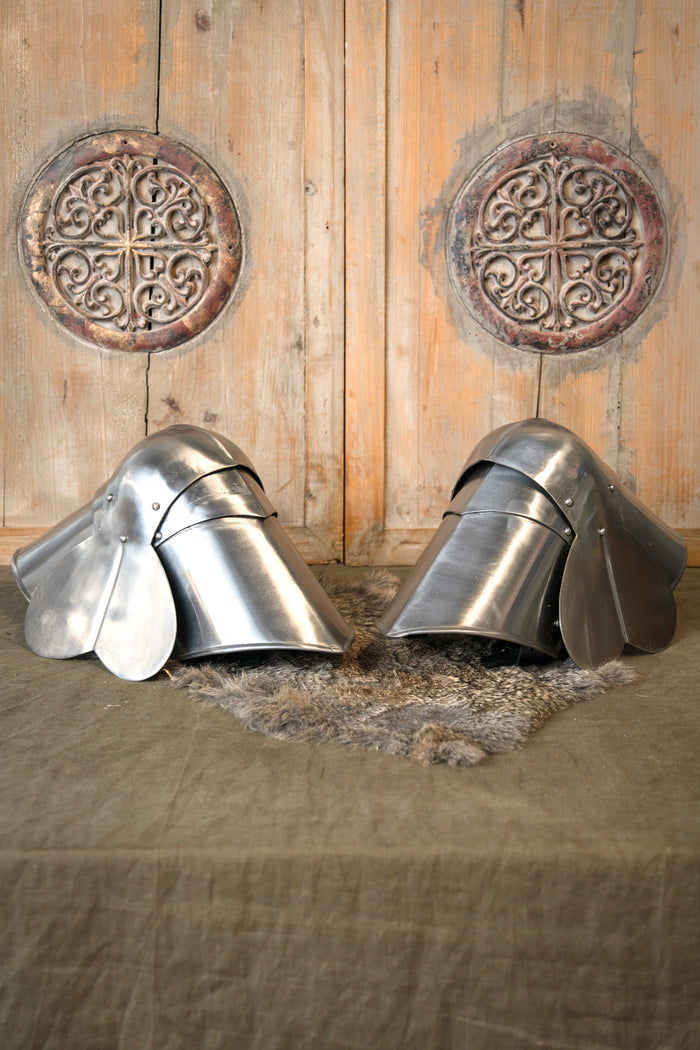 15e eeuwse poleyns, beenstukken met rondels, 1.6 mm