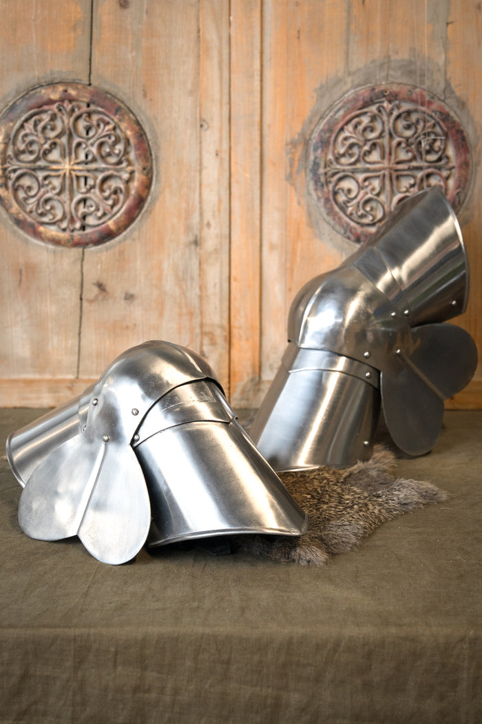 15e eeuwse poleyns, beenstukken met rondels, 1.6 mm