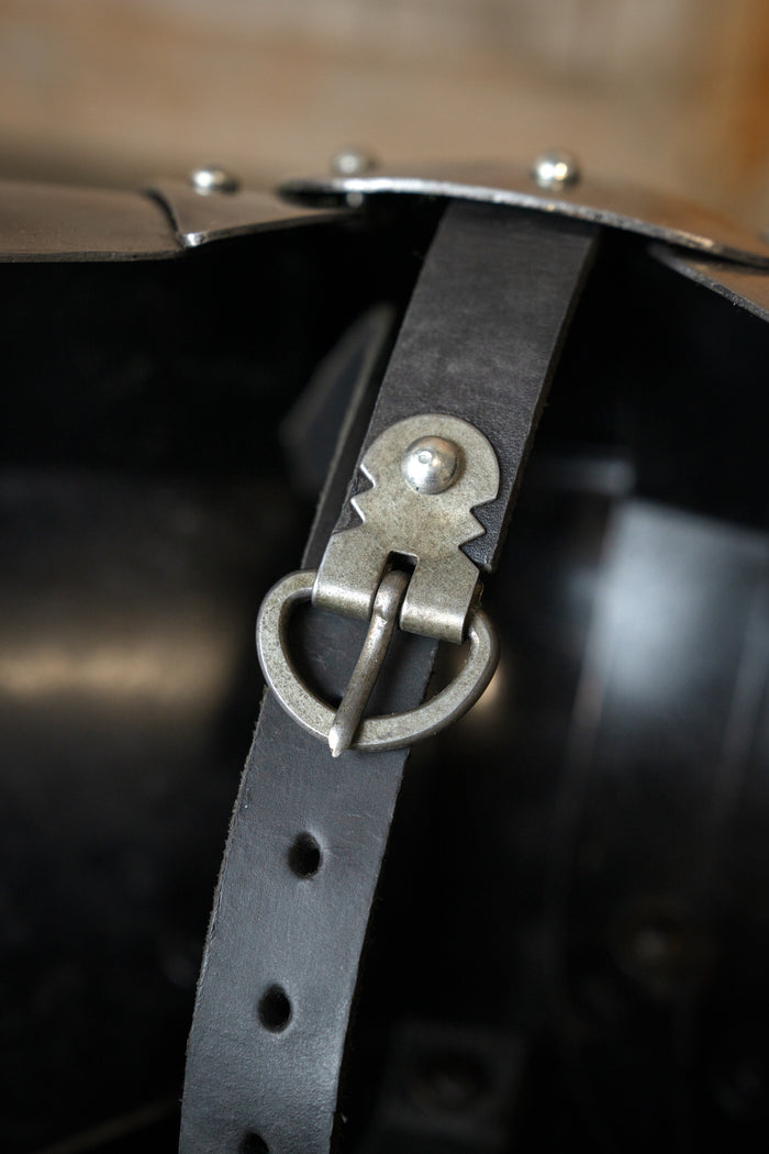 15e eeuwse poleyns, beenstukken met rondels, 1.6 mm