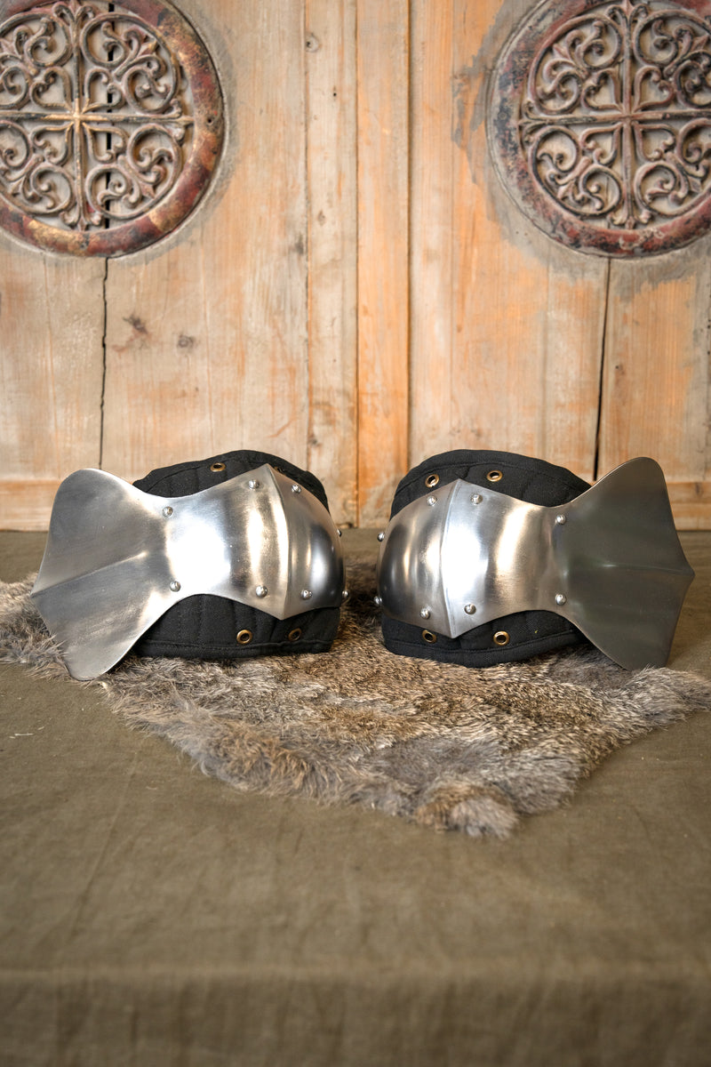 Middeleeuwse poleyns, kniestukken met rondels, 1.6 mm