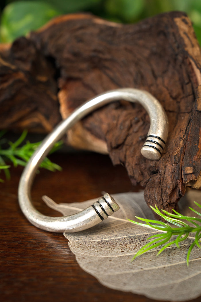 Merovingiskt armband, försilvrad brons