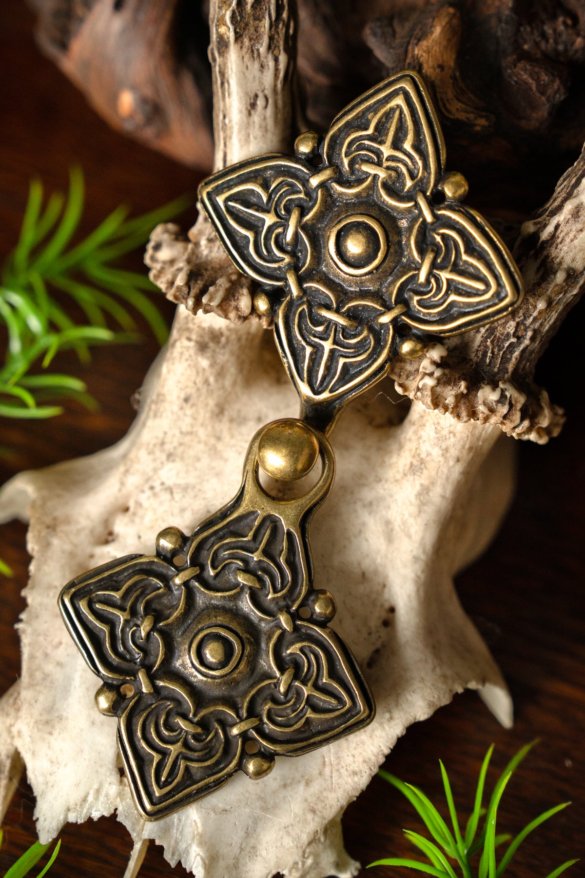 Rusvik Kaftan clasp, bronze
