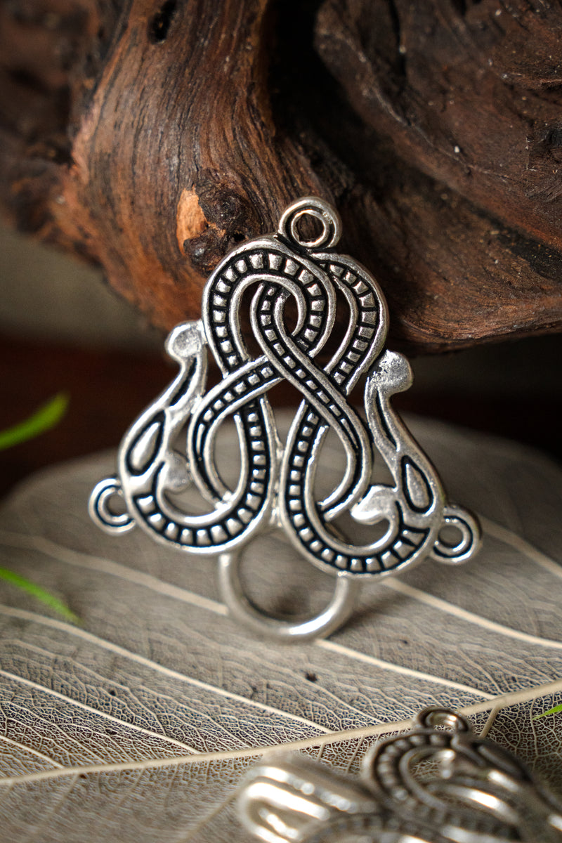 Fermeture de manteau Midgardslang style Urnes, bronze argenté