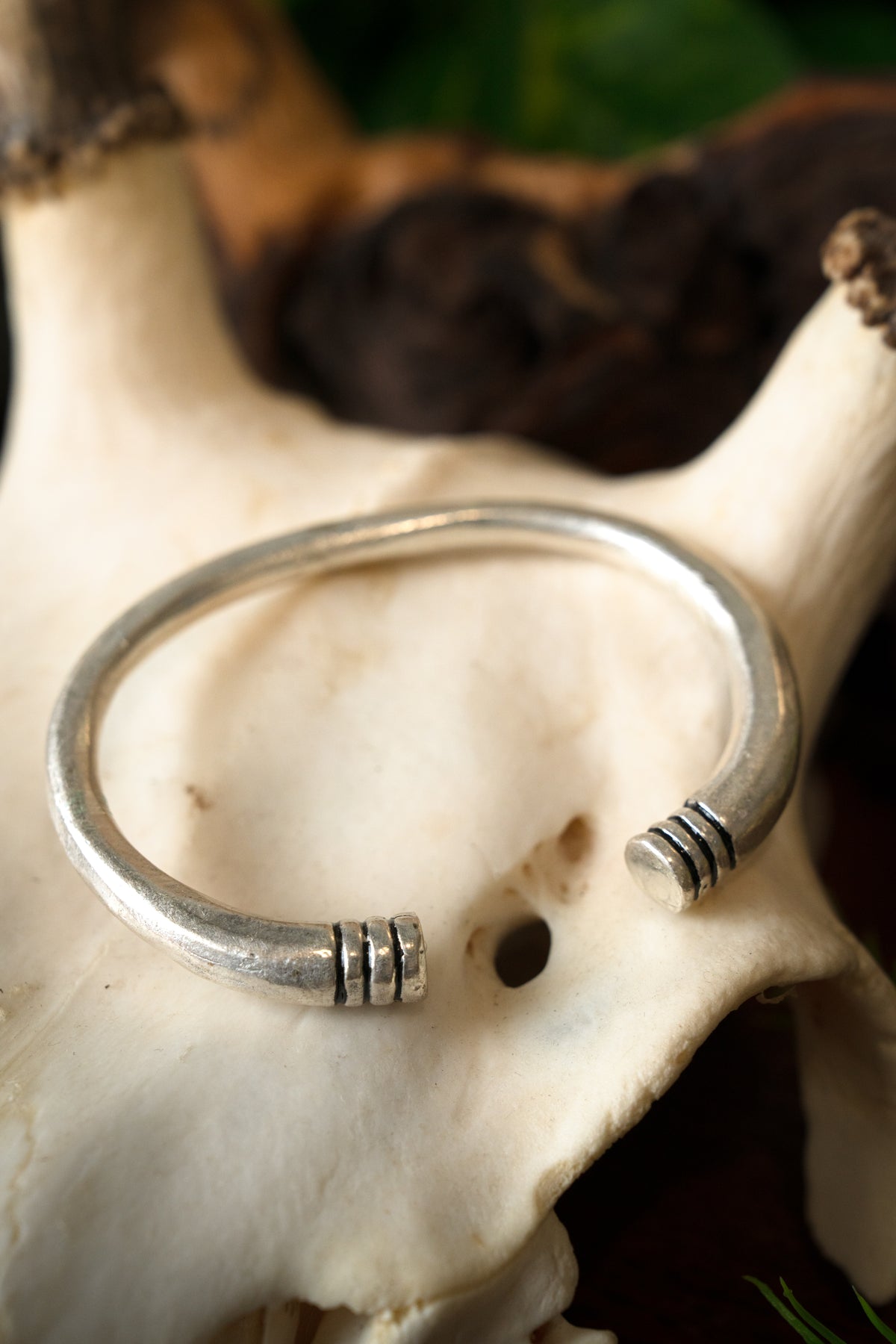 Merovingiskt armband, försilvrad brons