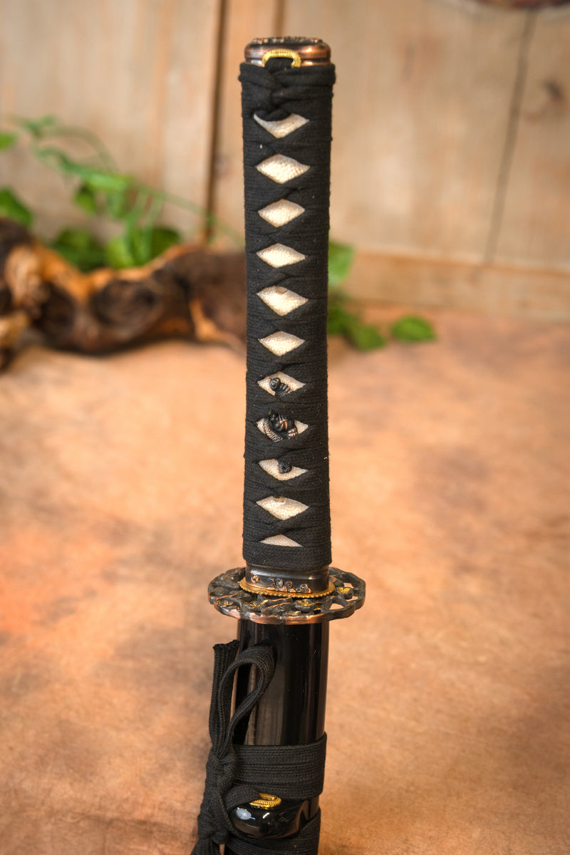 John Lee wakizashi fleur d'or , tranchant