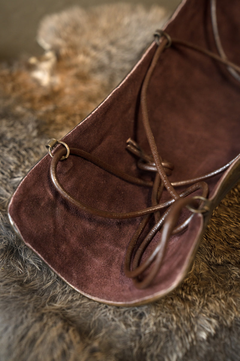 Centurion benskydd, ocreae