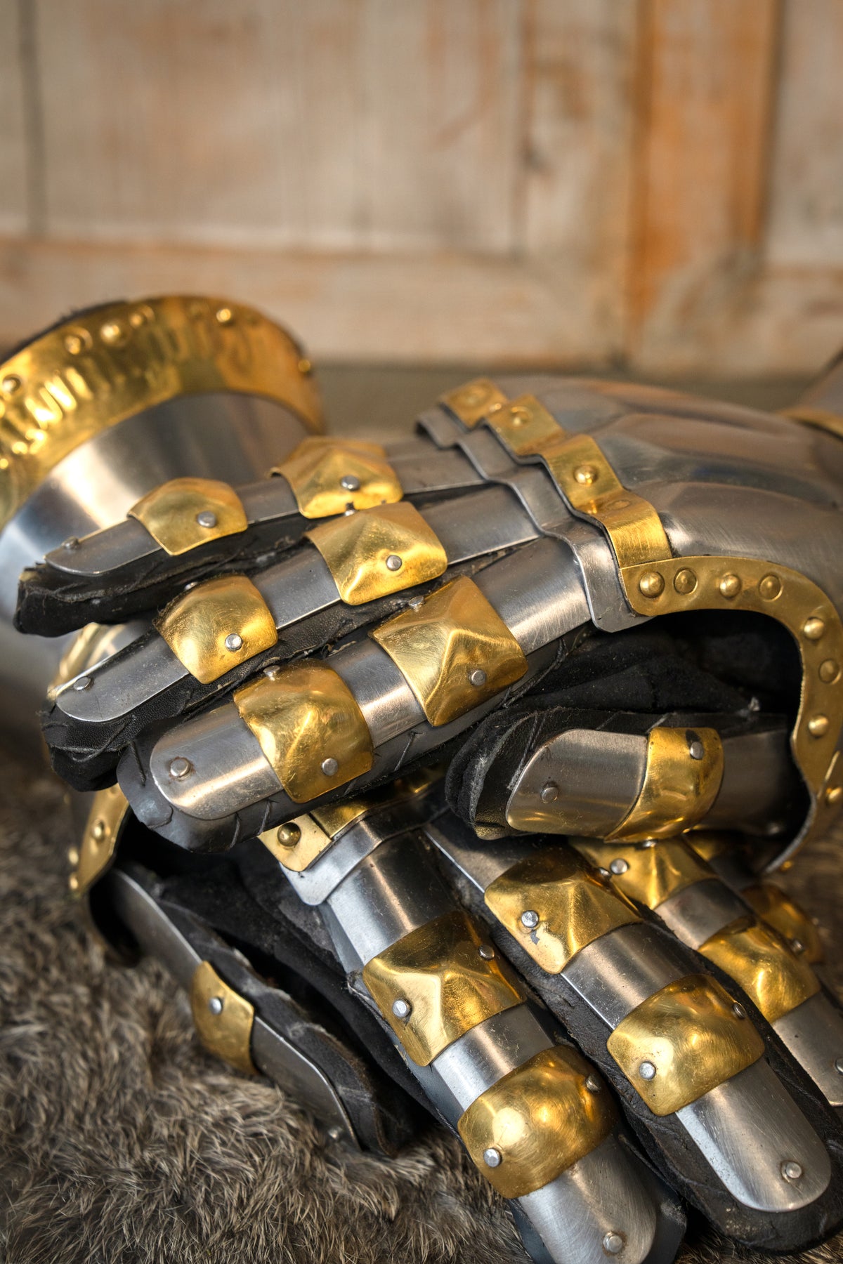 Medieval Hourglass Gauntlets Churburg, 1.2 mm