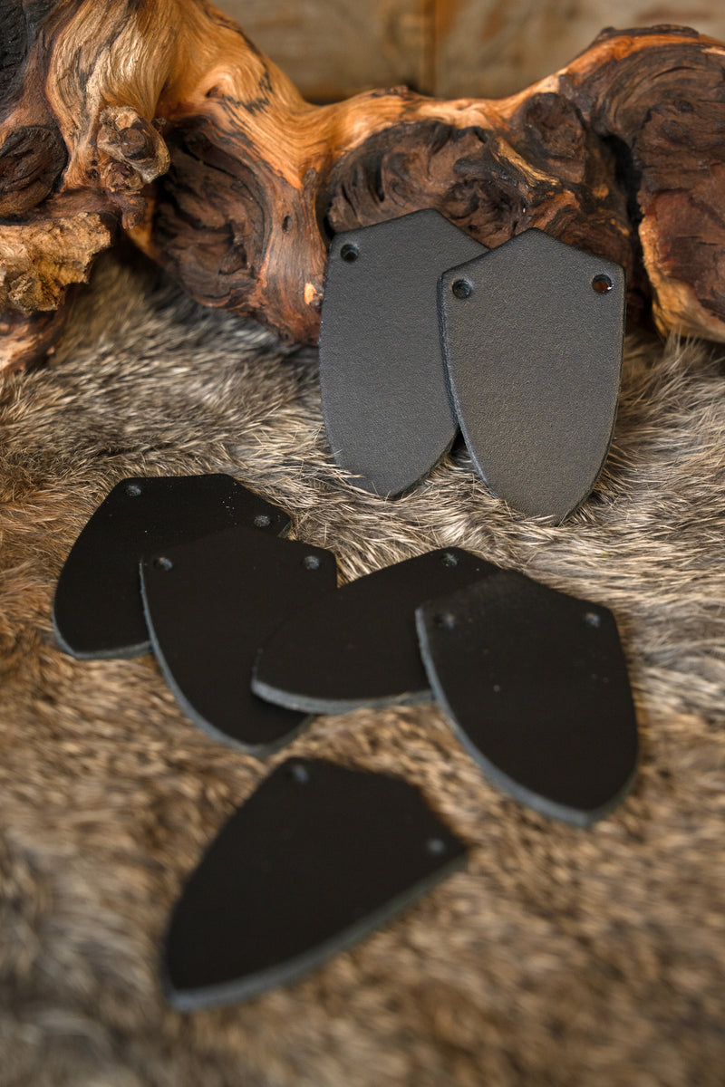 50 Stück schildförmige Spaltlederplatten für Schuppenpanzer, schwarz