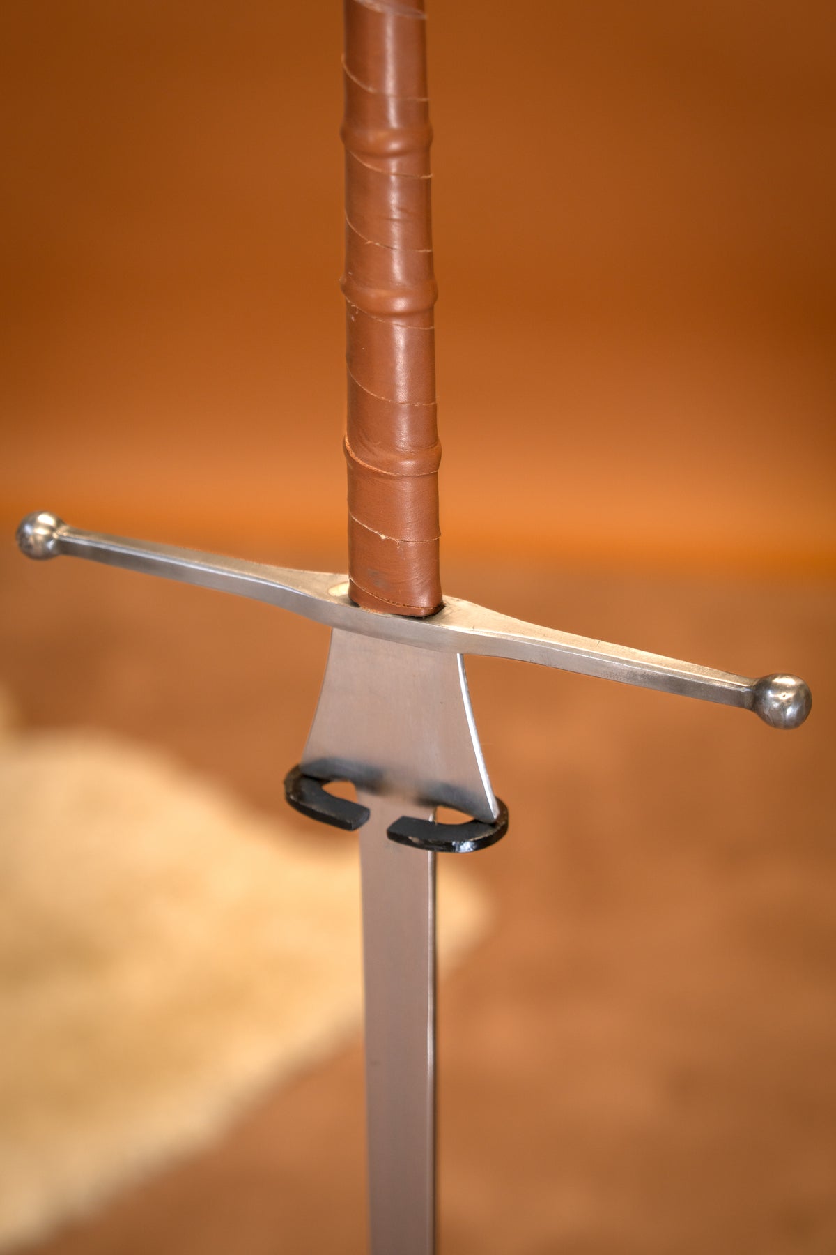 Federschwert AMHE, 125 cm, flexibilité rigide, brun, émoussée (battle-ready)