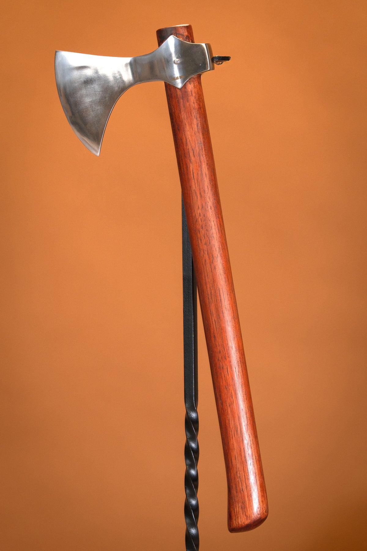 Skeggox vikingo tipo B, semi-afilada