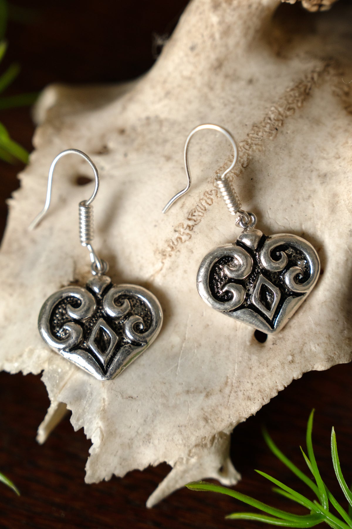 Magyarische Ohrringe, versilberte Bronze