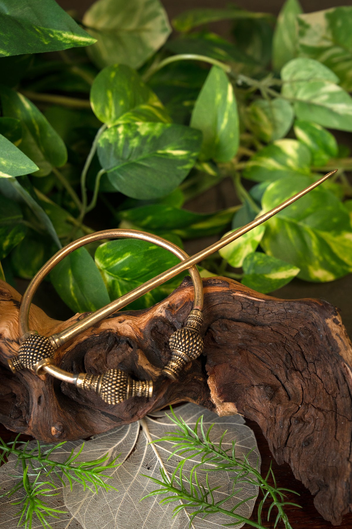 Viking thistle fibula large, bronze