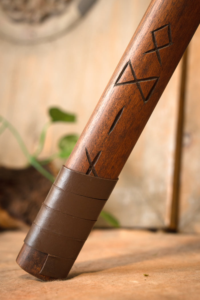 Huskarl skeggox avec runes, type B, semi-tranchant